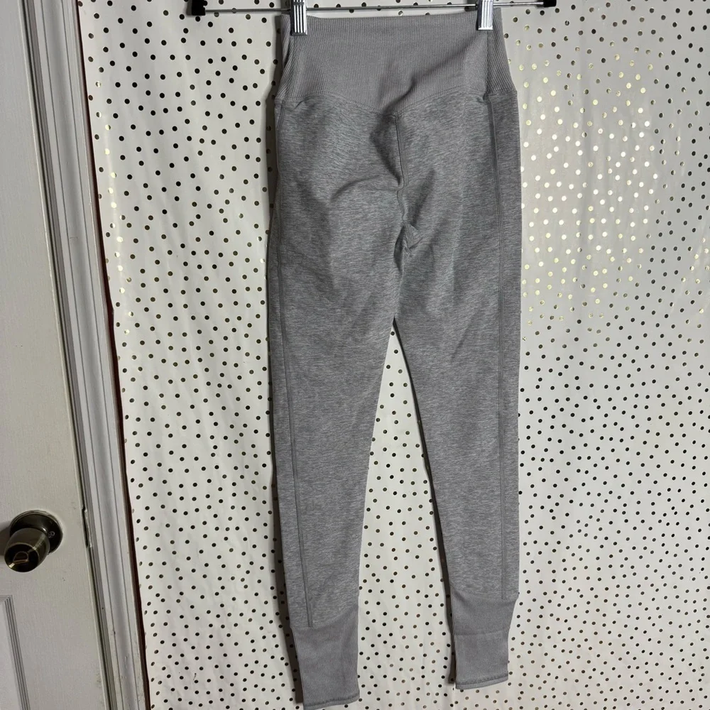 ALO Yoga Women's Gray Leggings